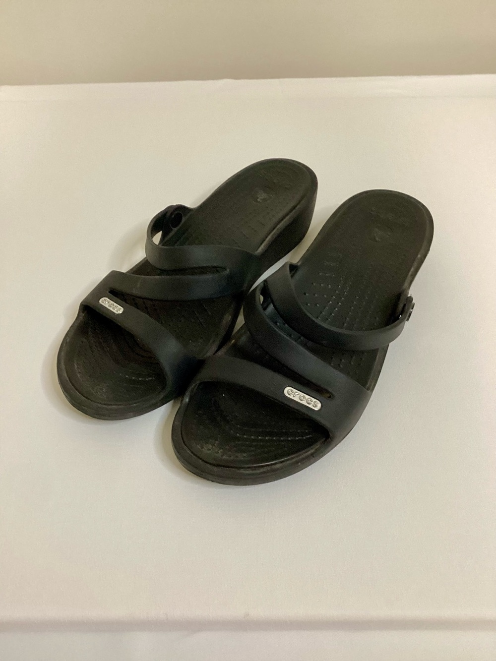 CROCS Patricia Women’s Black Wedge Strappy Slide Slip on Sandals Size 6